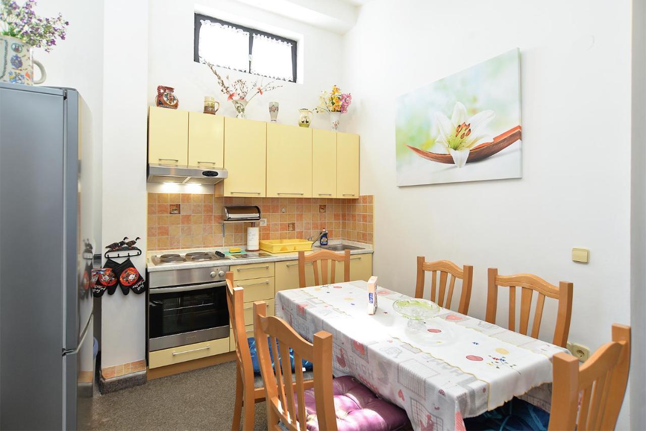 Apartments Anka 1223 Peroj Luaran gambar