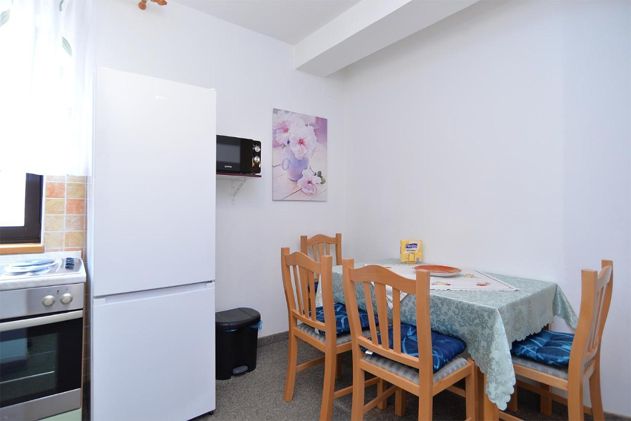 Apartments Anka 1223 Peroj Luaran gambar