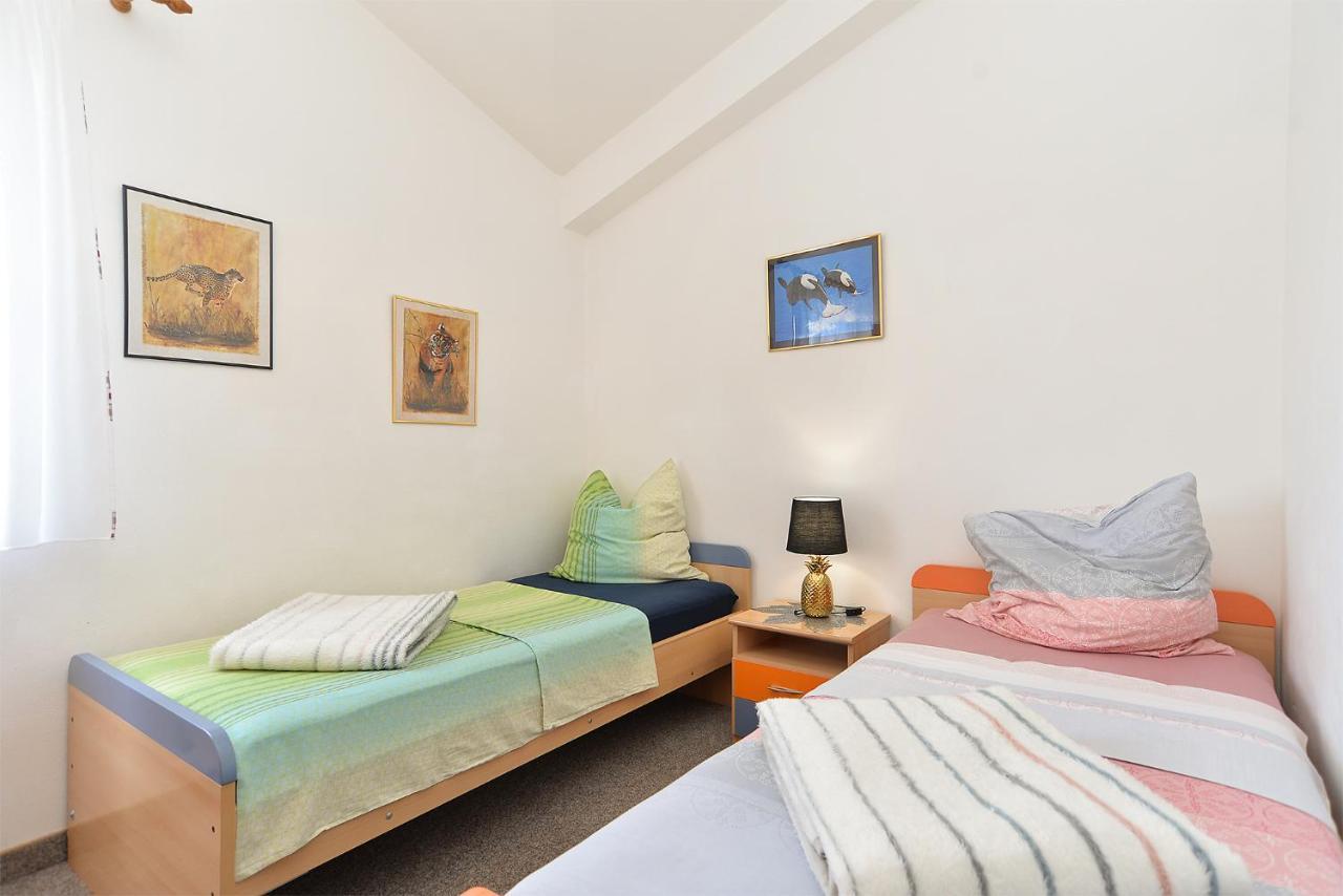 Apartments Anka 1223 Peroj Luaran gambar