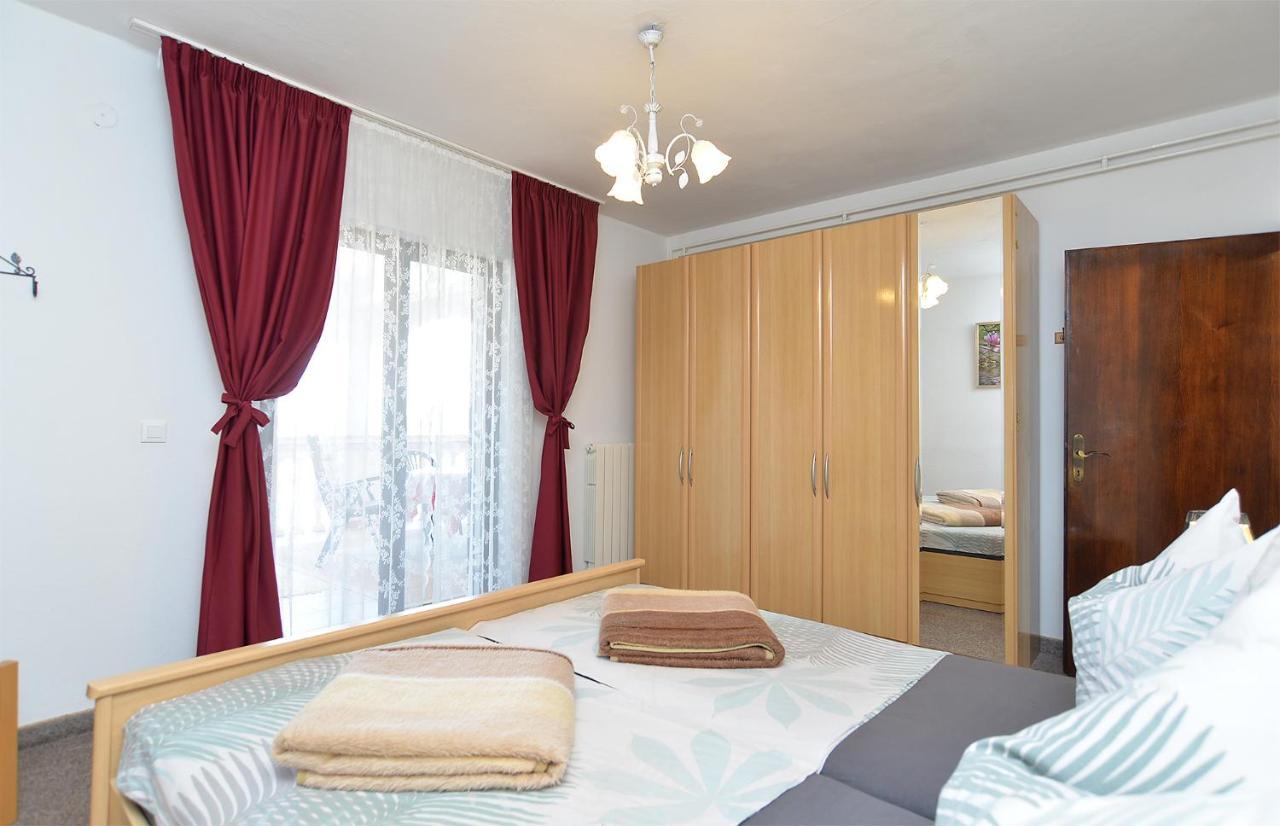 Apartments Anka 1223 Peroj Luaran gambar