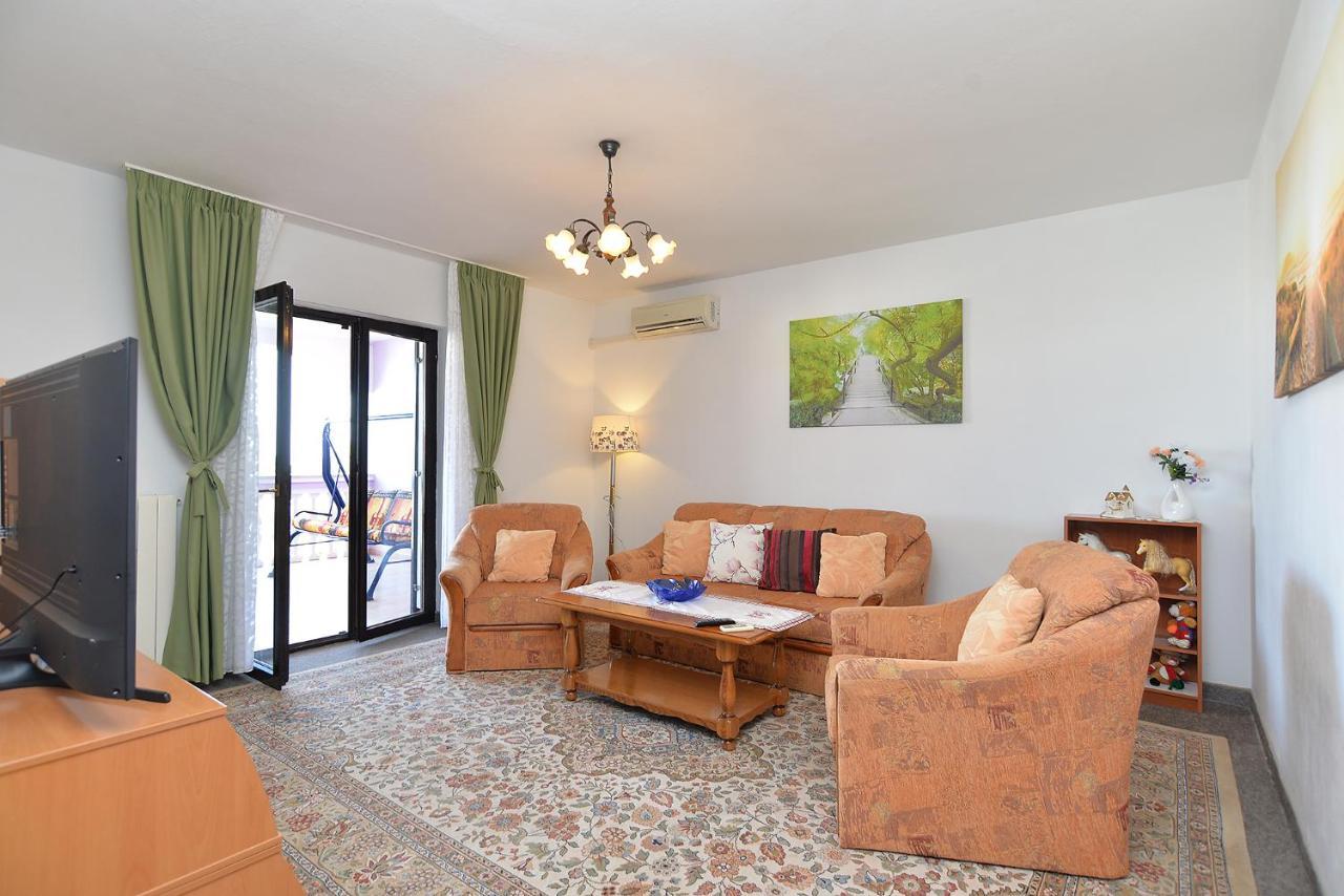 Apartments Anka 1223 Peroj Luaran gambar