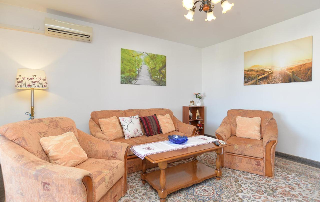 Apartments Anka 1223 Peroj Luaran gambar