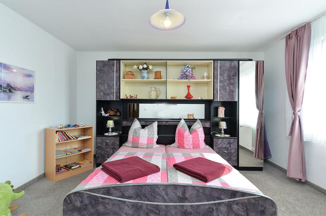 Apartments Anka 1223 Peroj Luaran gambar